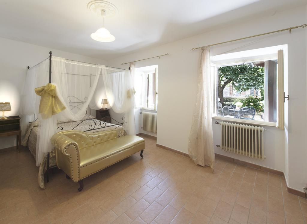Residenza Di Via Piccardi Panzió Gubbio Szoba fotó
