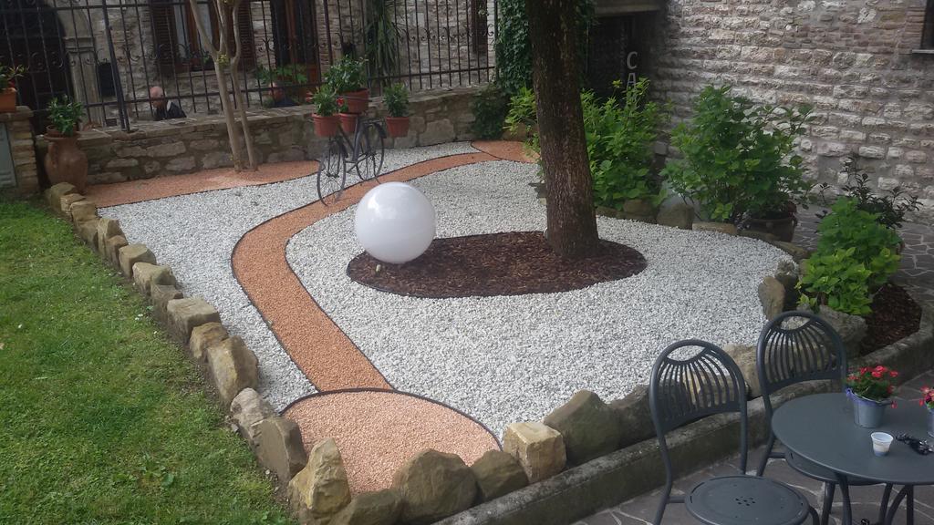 Residenza Di Via Piccardi Panzió Gubbio Kültér fotó